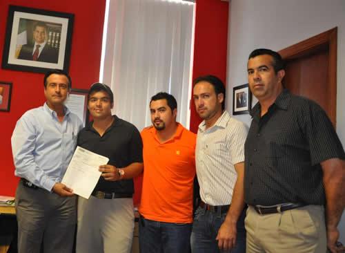 Everardo apoya al deporte